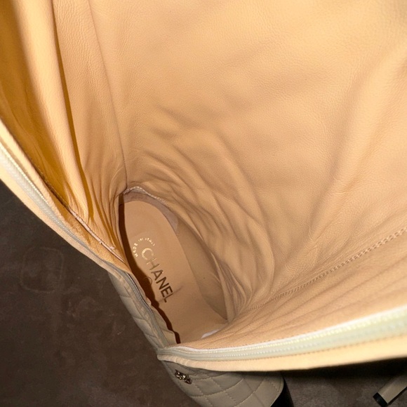 CHANEL Vintage Authentic Quilted beige boots size 39 - Picture 5 of 7